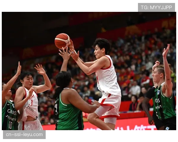 评论：中国女篮奥运热身赛不敌法国，高强度对抗下失误增多暴露阵容深度隐患